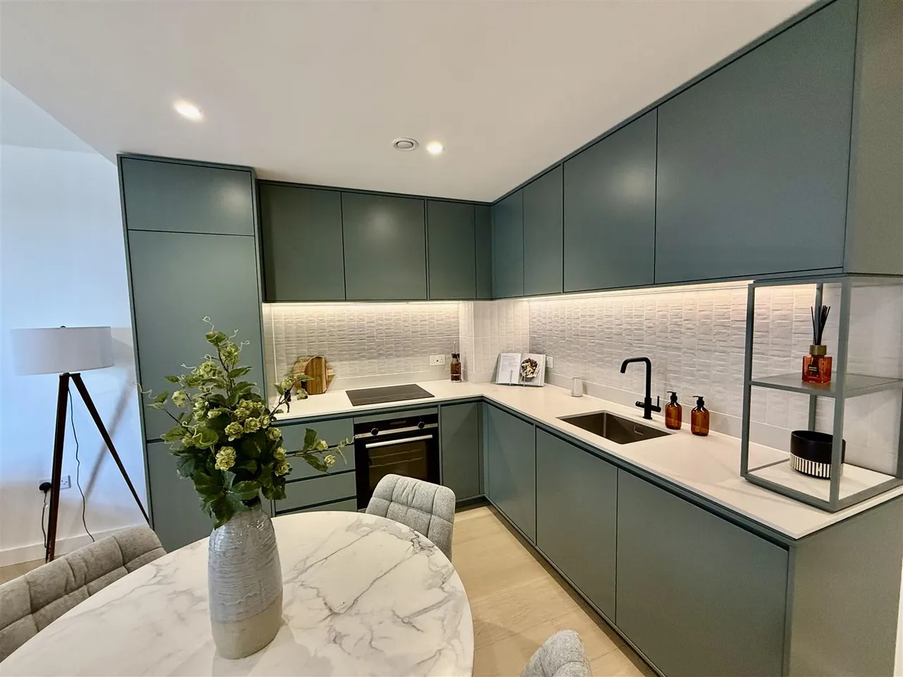 Parkview Avenue, London, NW2, photo 4