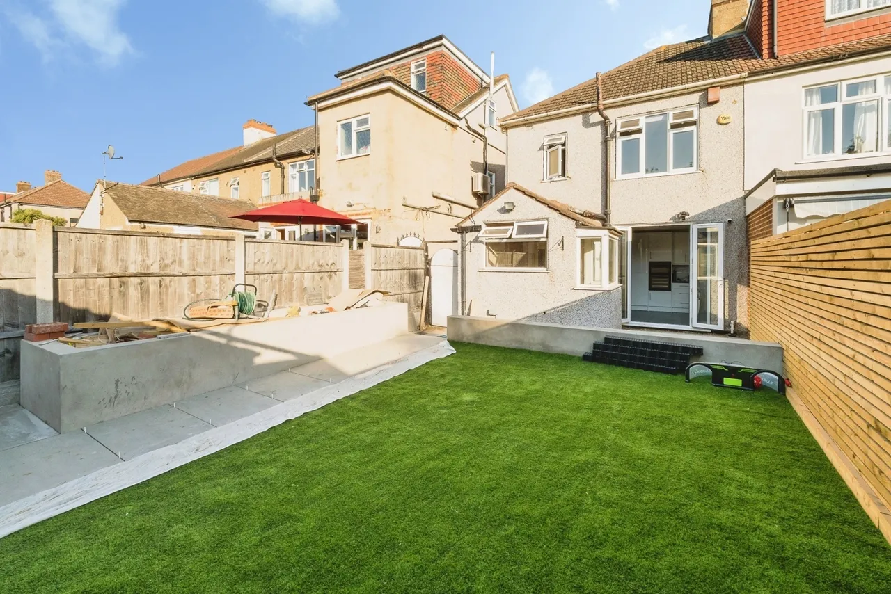 Eastwood Drive, RAINHAM, Essex, RM13, photo 7