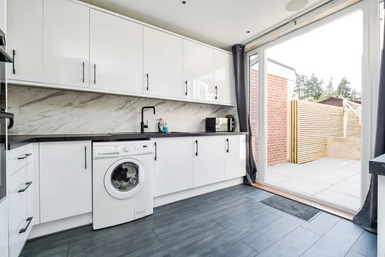 Eastwood Drive, RAINHAM, Essex, RM13, photo 10