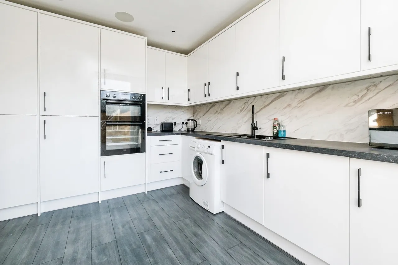 Eastwood Drive, RAINHAM, Essex, RM13, photo 6