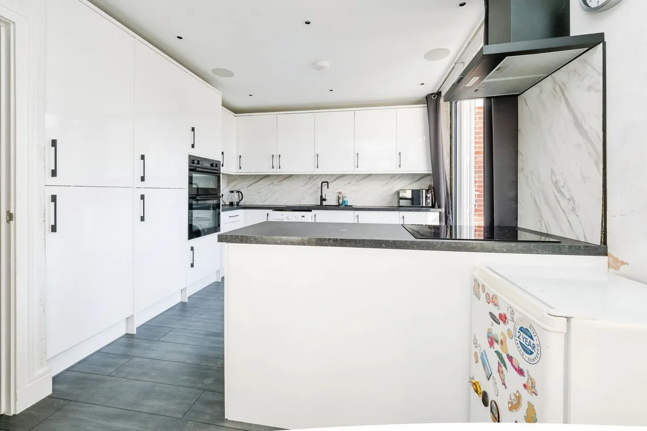 Eastwood Drive, RAINHAM, Essex, RM13, photo 9