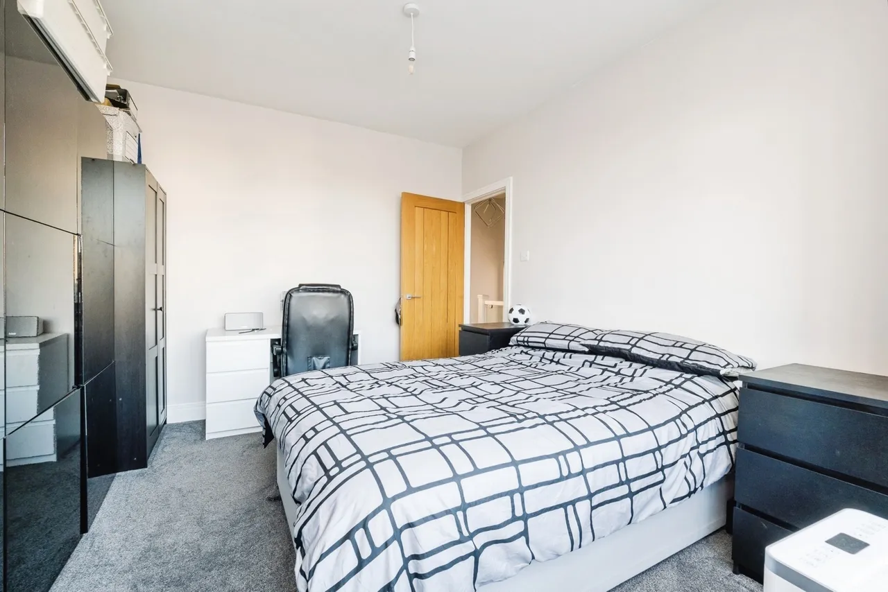Eastwood Drive, RAINHAM, Essex, RM13, photo 15