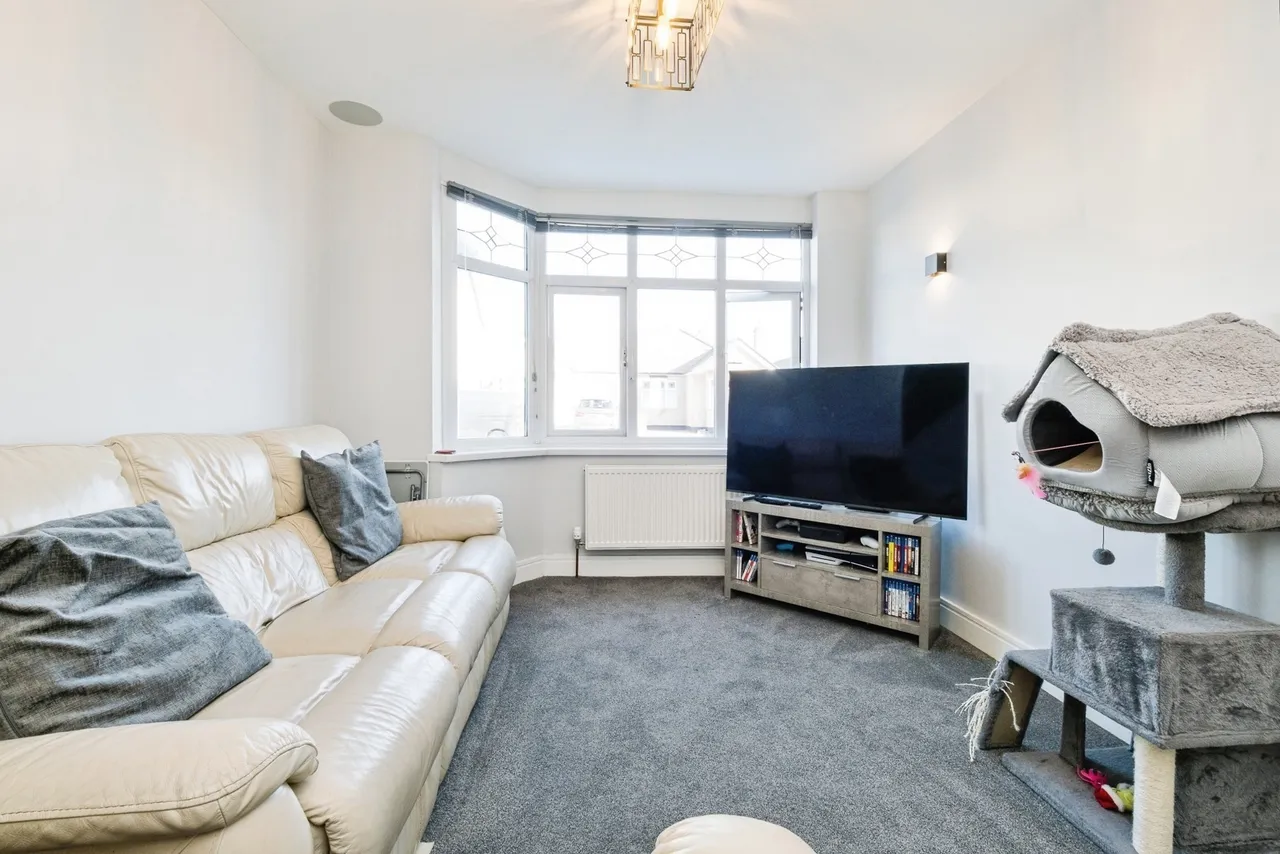Eastwood Drive, RAINHAM, Essex, RM13, photo 8