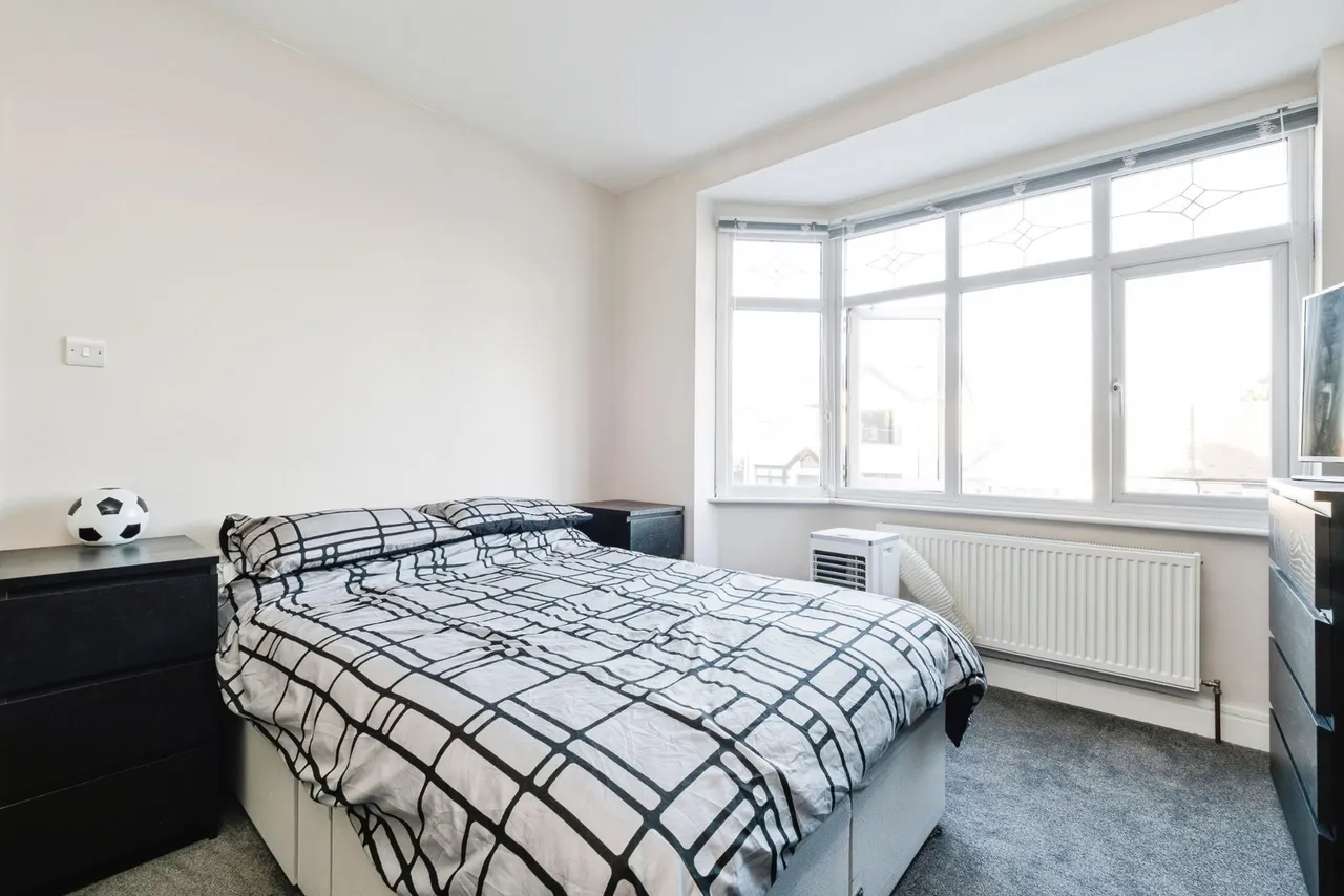 Eastwood Drive, RAINHAM, Essex, RM13, photo 12