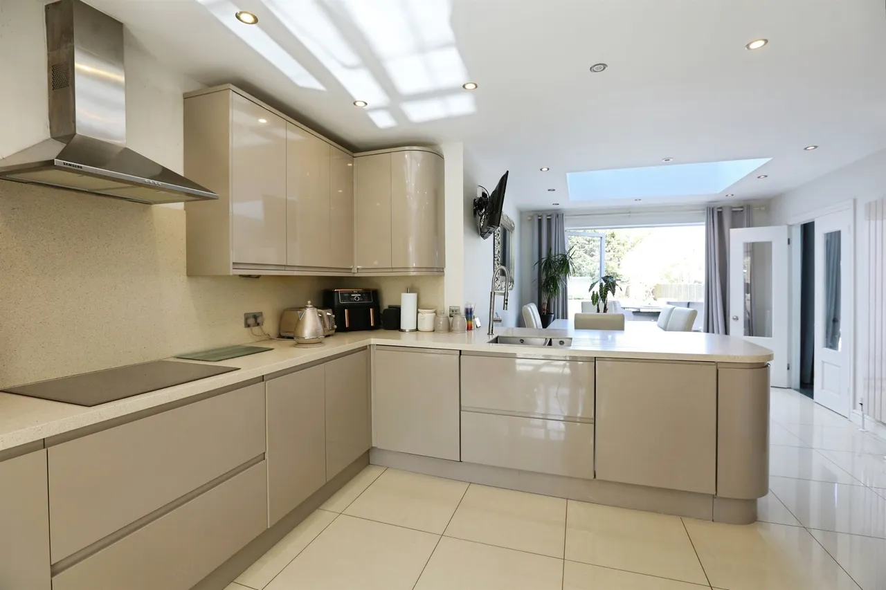 Eastbourne Road, Blindley Heath, LINGFIELD, photo 3
