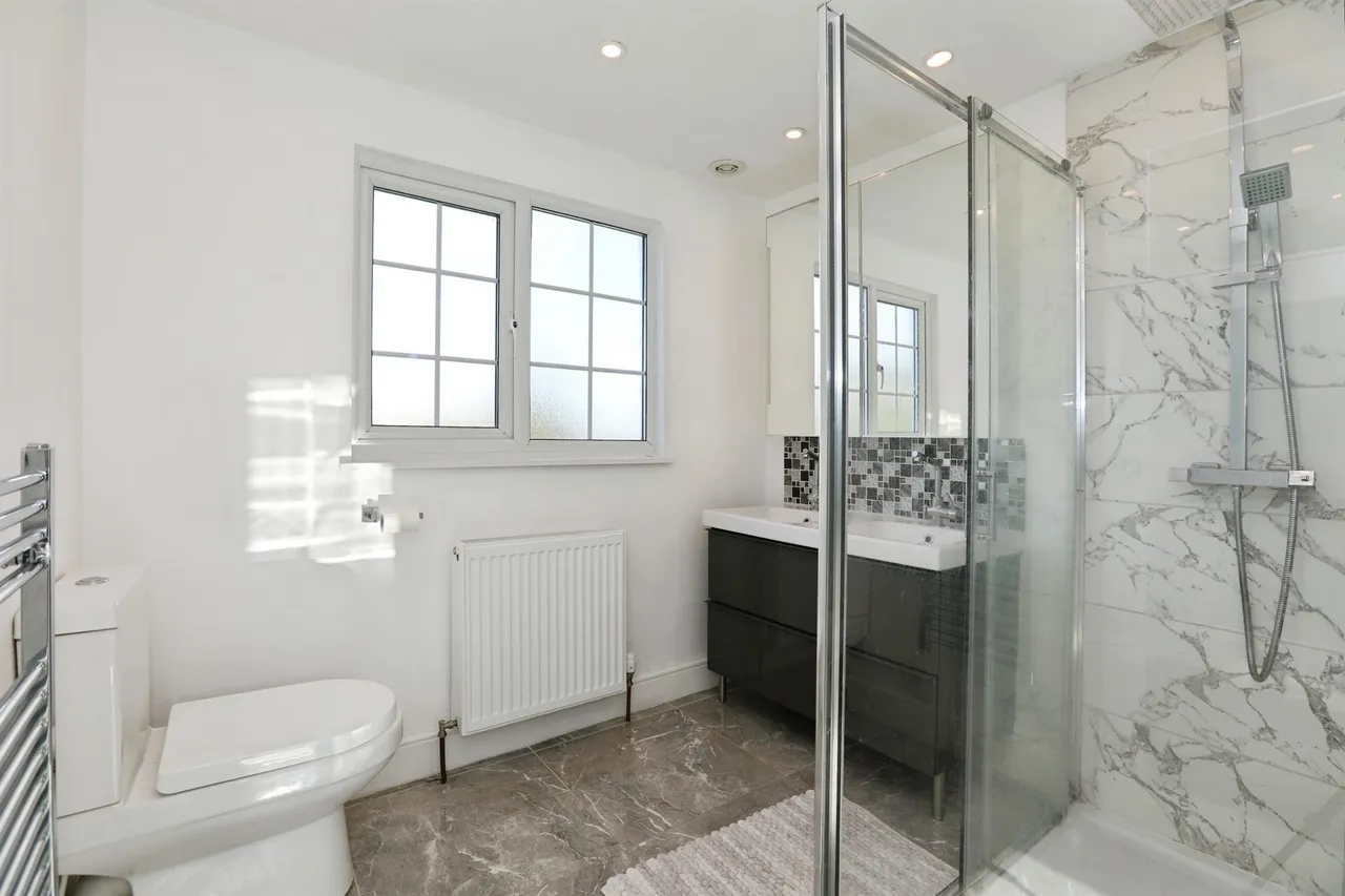Eastbourne Road, Blindley Heath, LINGFIELD, photo 8