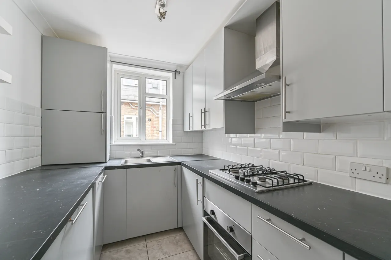 Flat 7, 41 Culverden Road, London, photo 4