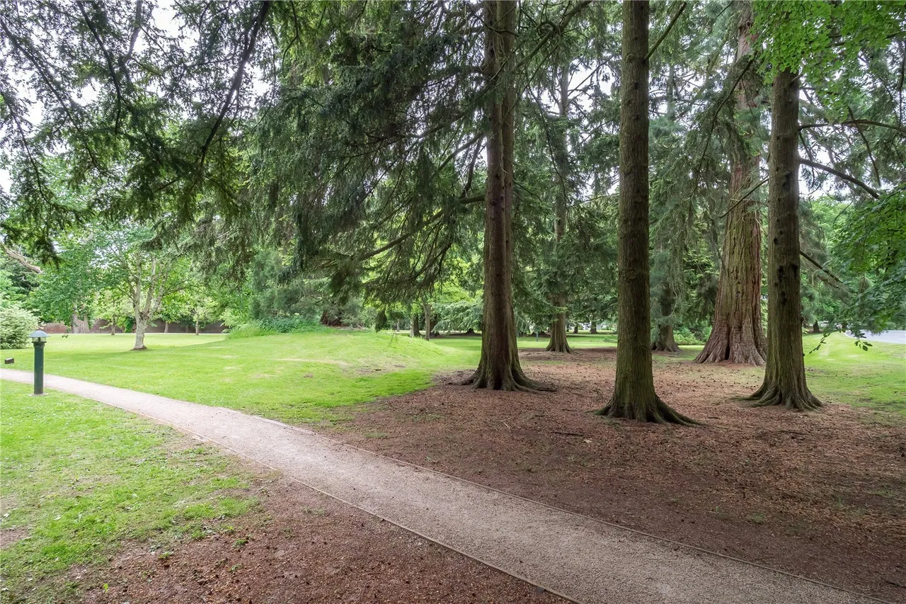 Serpentine Square, Alderley Park, SK10, photo 24