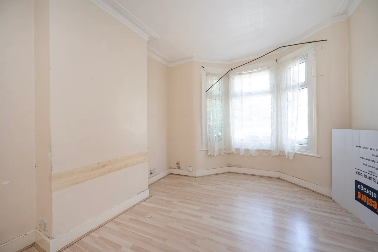 11 Norton Road, London, photo 2