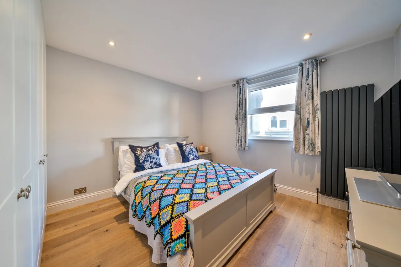 Fulham Palace Road, London, SW6, photo 4