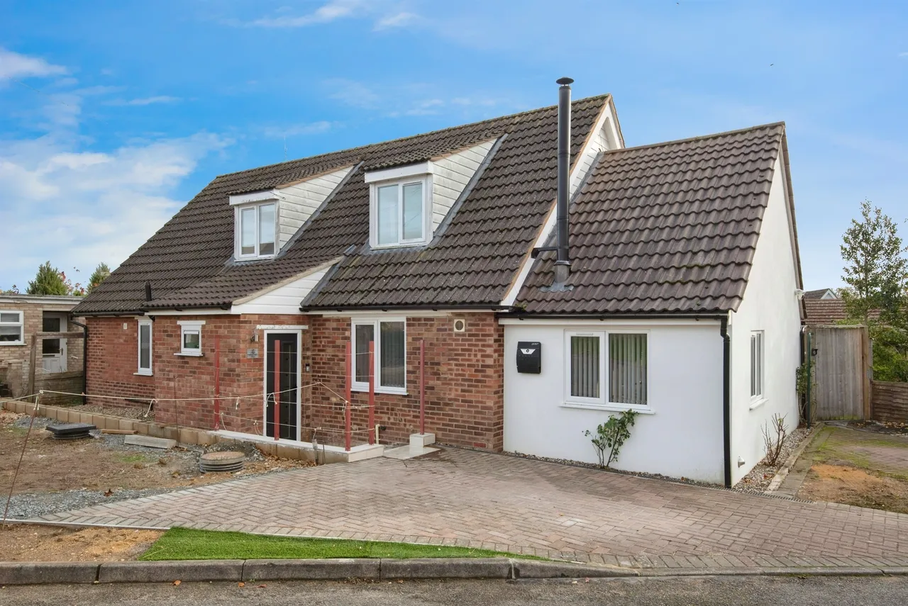 3 bed house for sale — Whitefield Way, Sawston, Cambridge