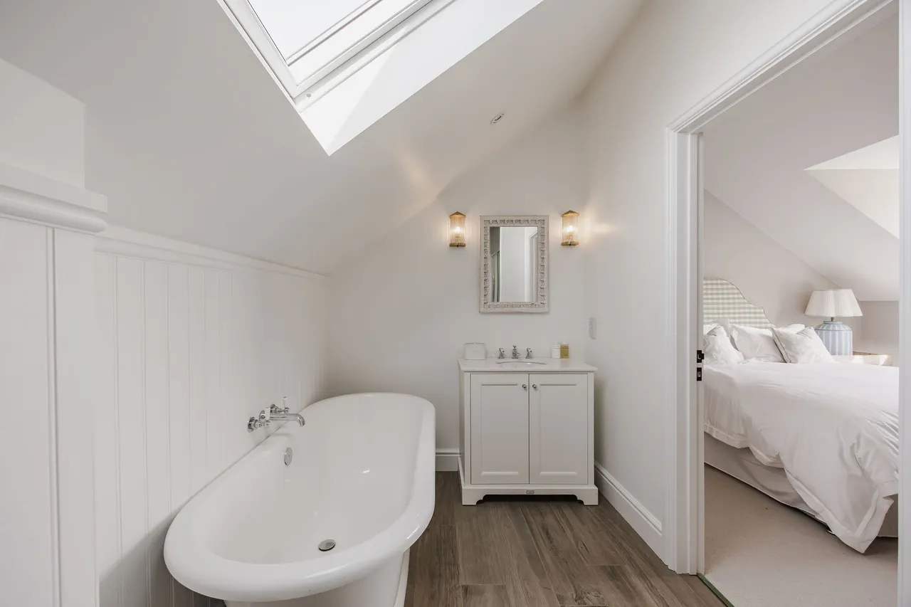 Luxurious Open-Plan Living with a Qua, photo 9