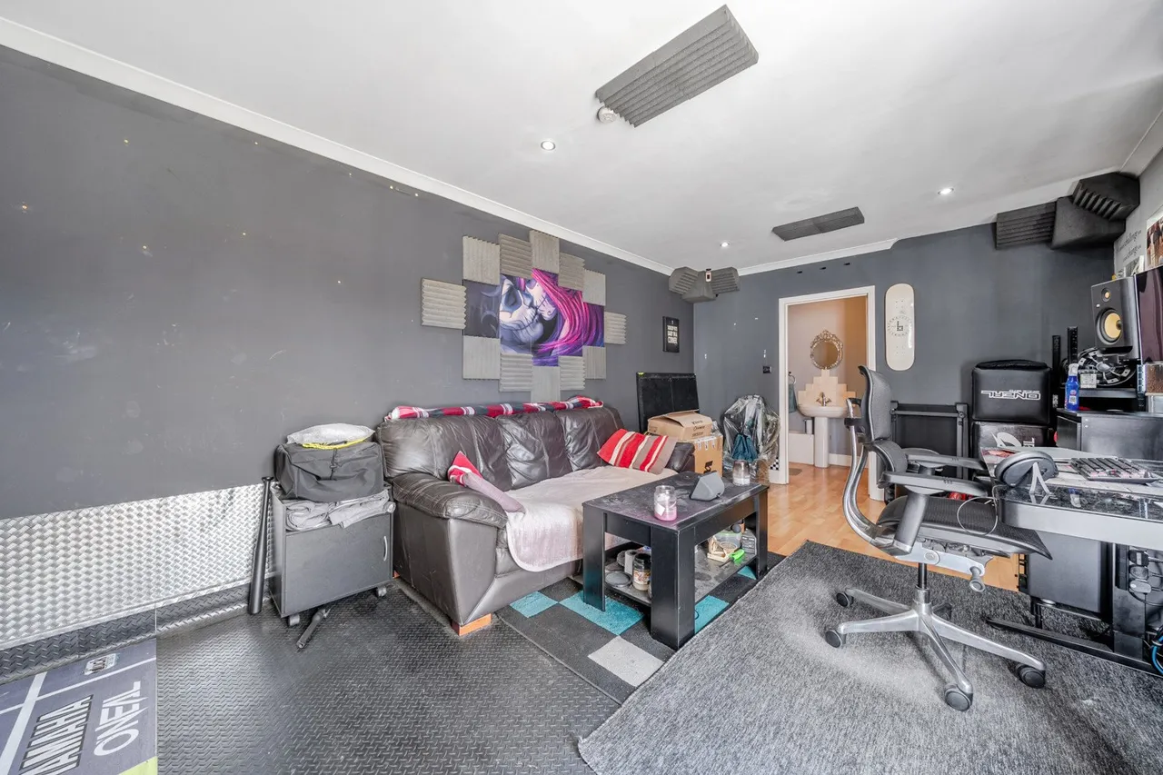 Cleveland Road, DA16, photo 16