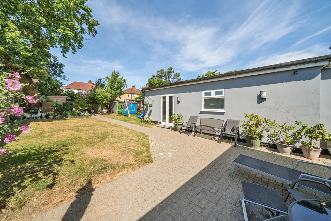 Cleveland Road, DA16, photo 17