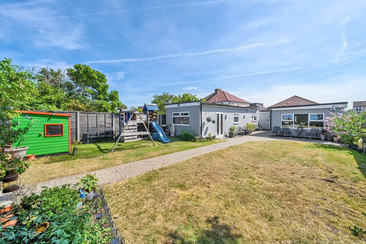 Cleveland Road, DA16, photo 4
