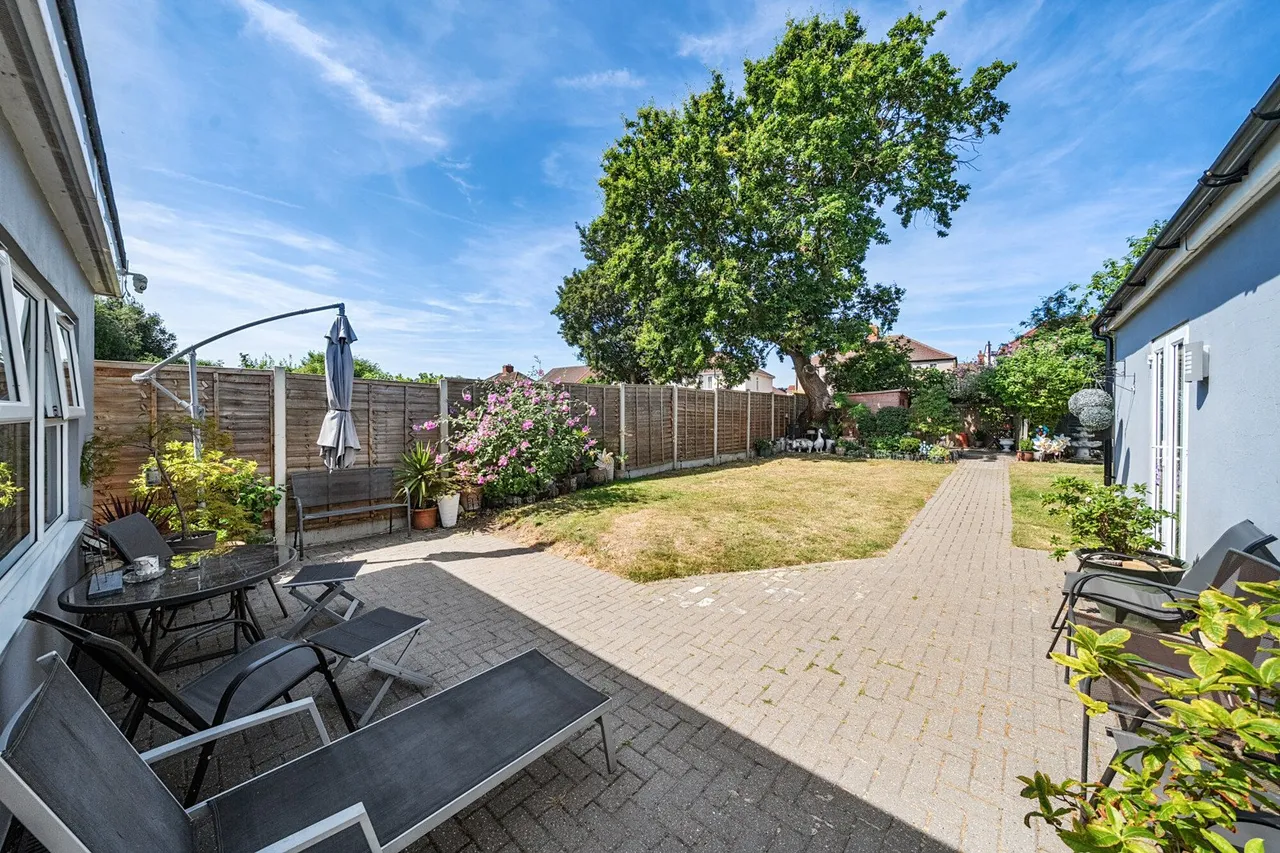Cleveland Road, DA16, photo 13
