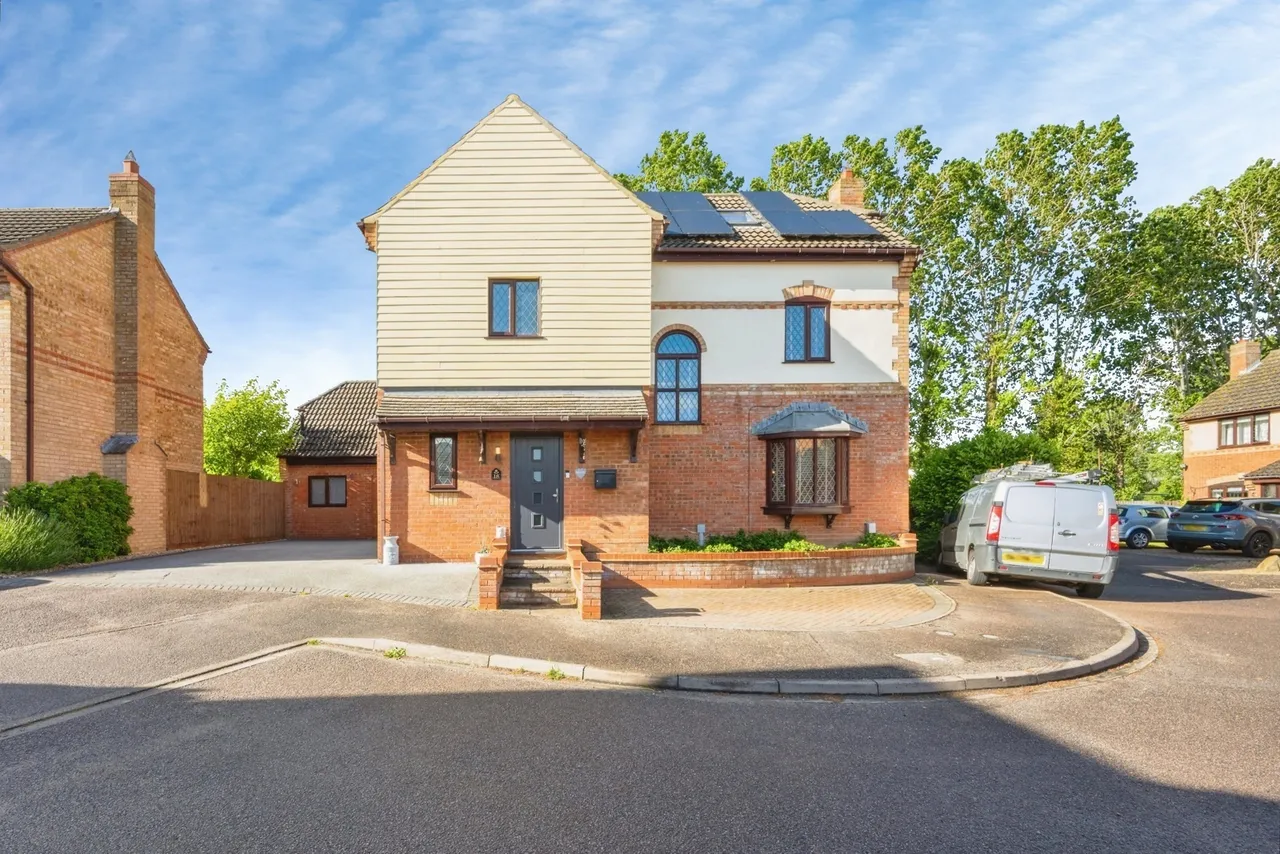 6 bed house for sale — Grovebury Court, Wootton, Bedford, Bedfordshire, MK43