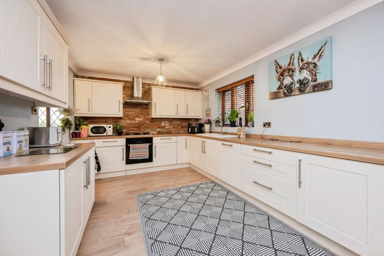 Grovebury Court, Wootton, Bedford, Bedfordshire, MK43, photo 8