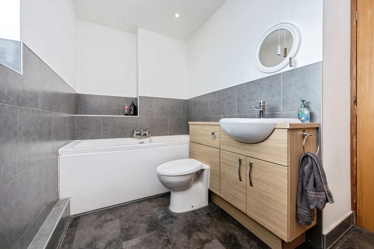 Grovebury Court, Wootton, Bedford, Bedfordshire, MK43, photo 18