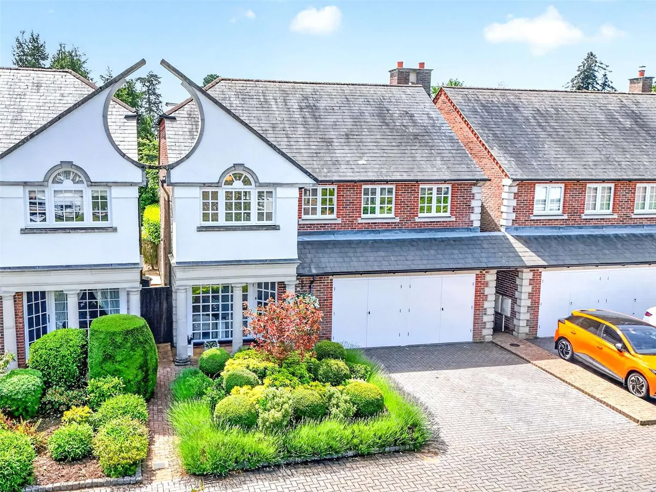 Broxbournebury Mews, Broxbourne, Hertfordshire, EN10 7JA, photo 2