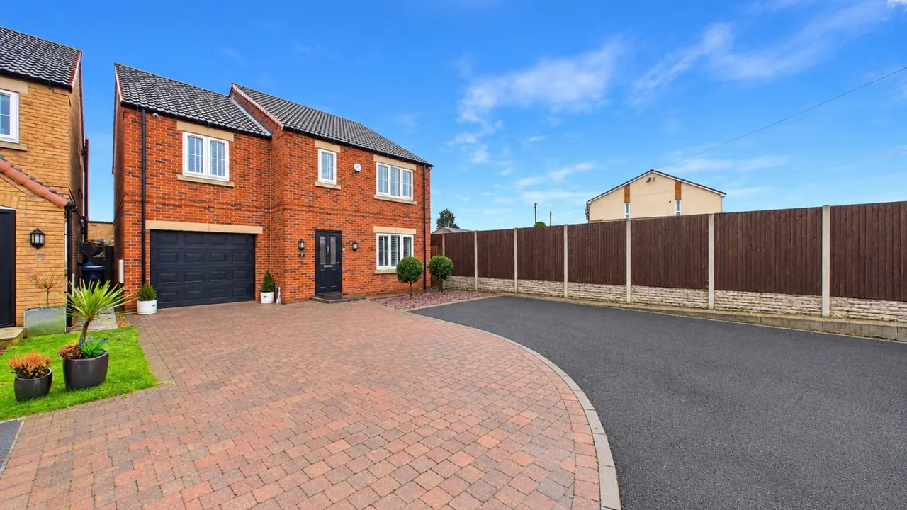 4 bed house for sale, Stables View, Branton, DN3