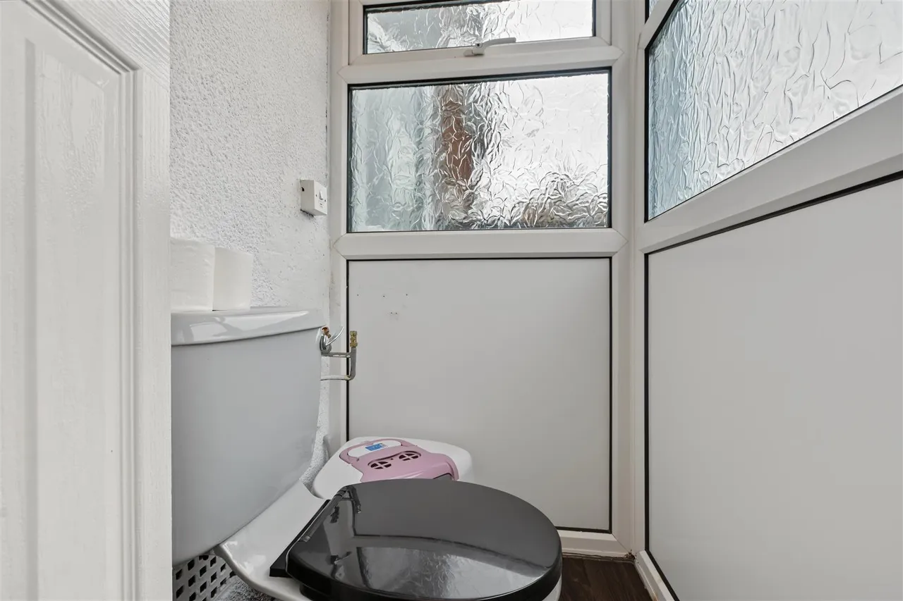 Briar Gate, Long Eaton, NG10, photo 9