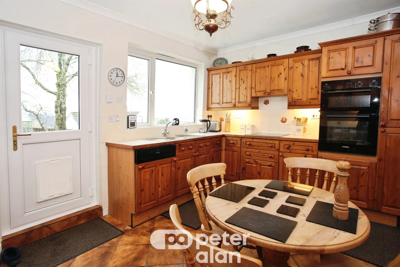 Club Road, Pontypool, NP4, photo 4