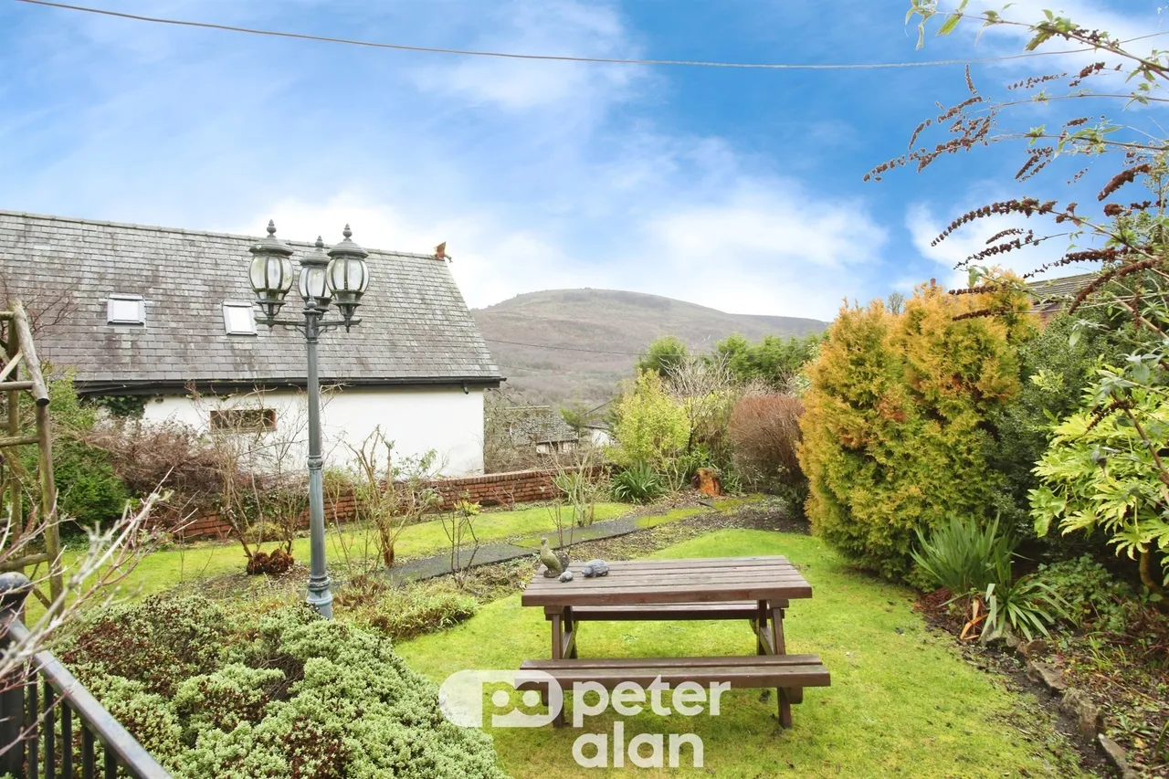 Club Road, Pontypool, NP4, photo 35