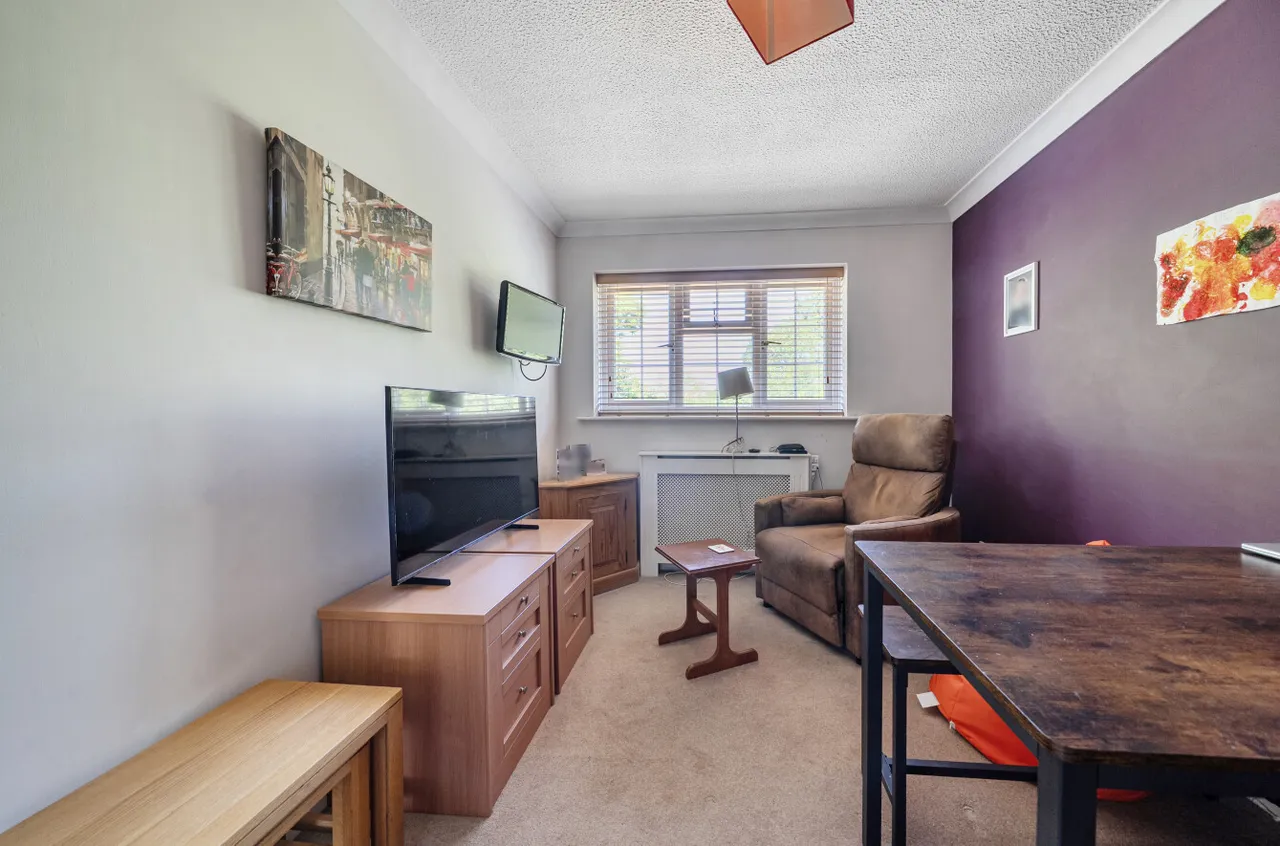 Hawkesworth Drive, Bagshot, Surrey, GU19 5QZ, photo 12