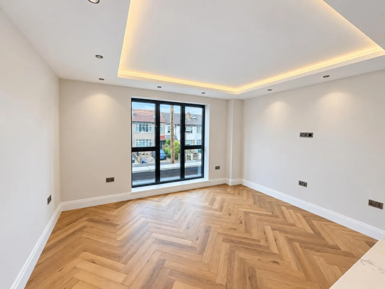 Hazelwood Avenue, Morden, SM4, photo 2