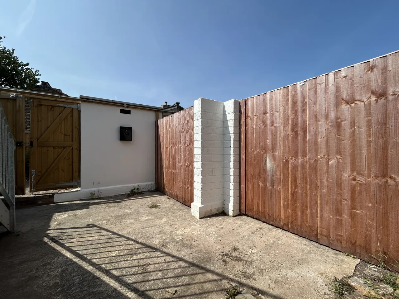 2 bed flat to rent — North Street, Southville