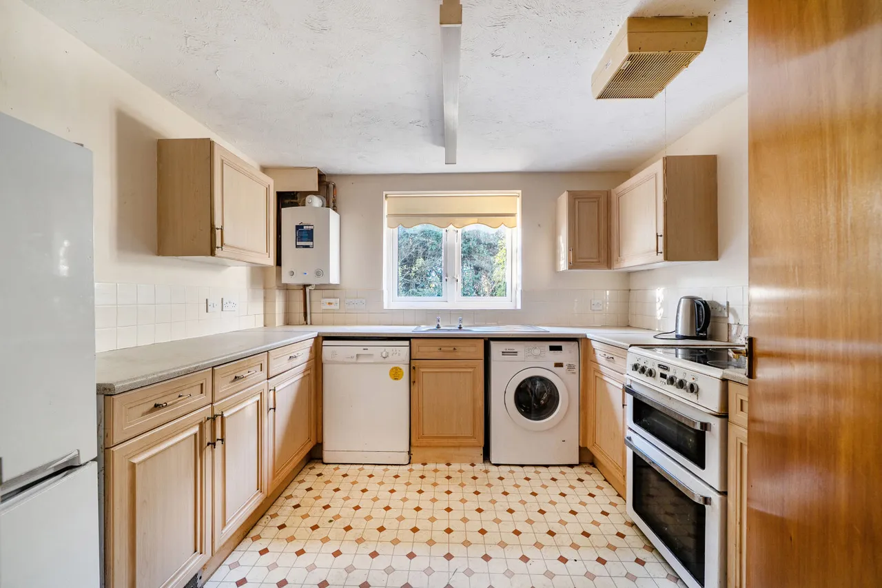 Walker Close, Woodcote, RG8, photo 2