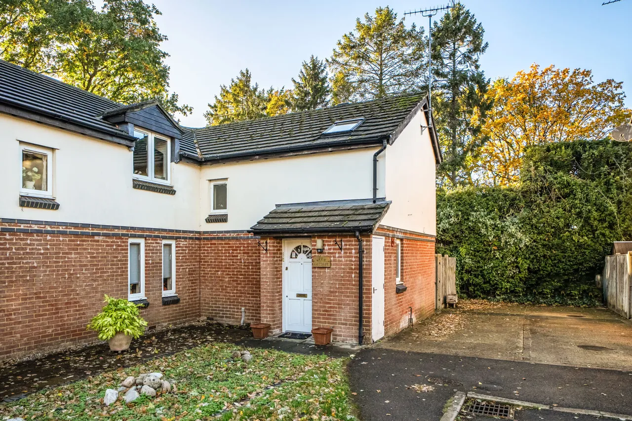 Walker Close, Woodcote, RG8, photo 11