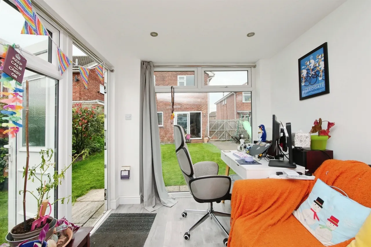 Greenshaw Drive, Haxby, York, photo 4
