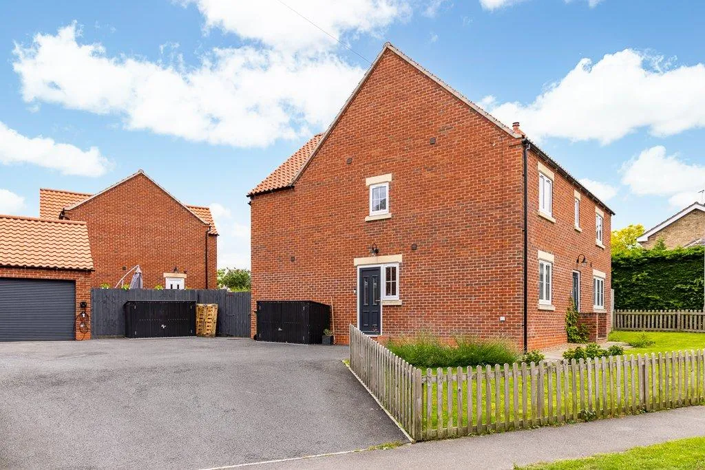 Grantham Road, Ropsley, NG33, photo 32