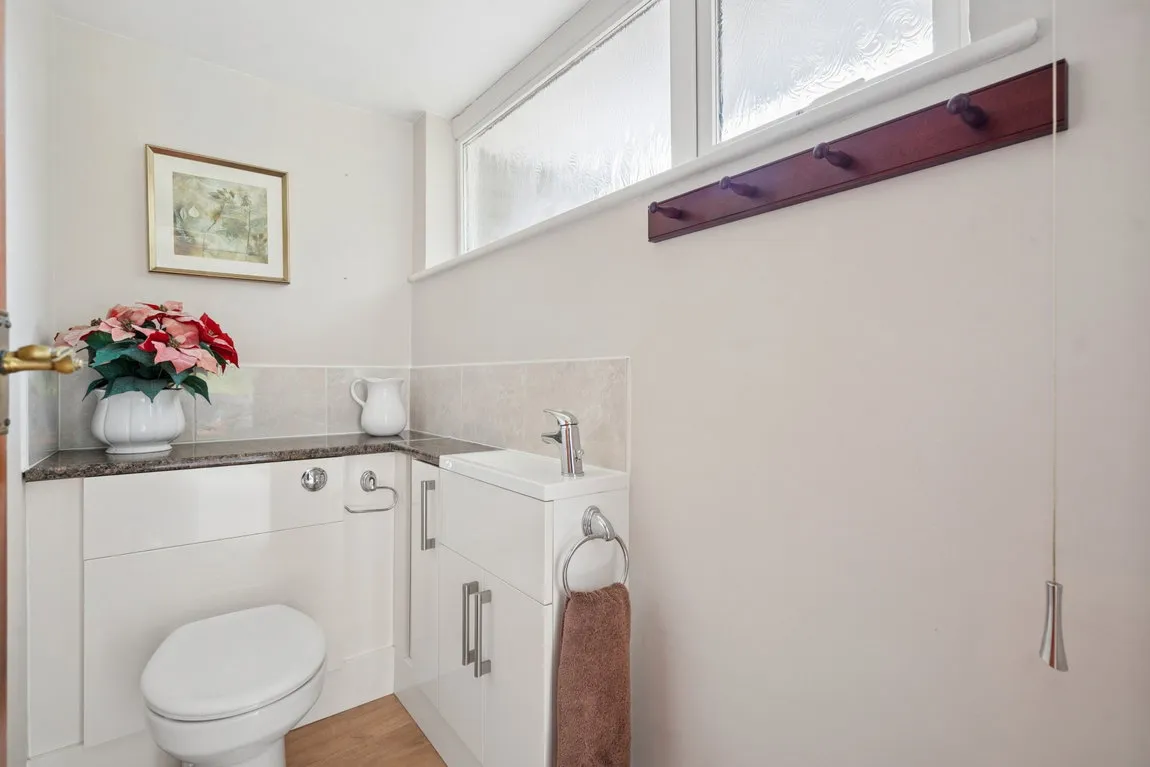 Little Hill, Heronsgate, WD3, photo 12