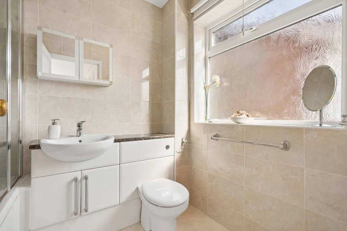 Little Hill, Heronsgate, WD3, photo 13