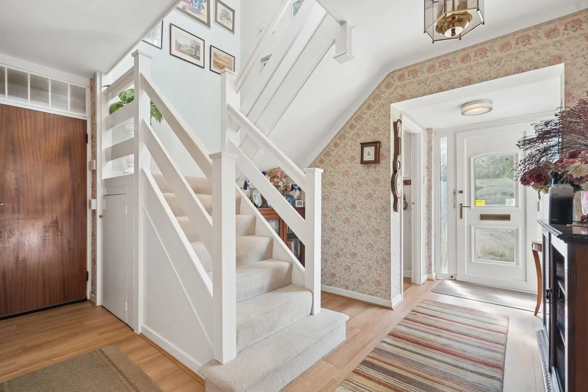 Little Hill, Heronsgate, WD3, photo 7