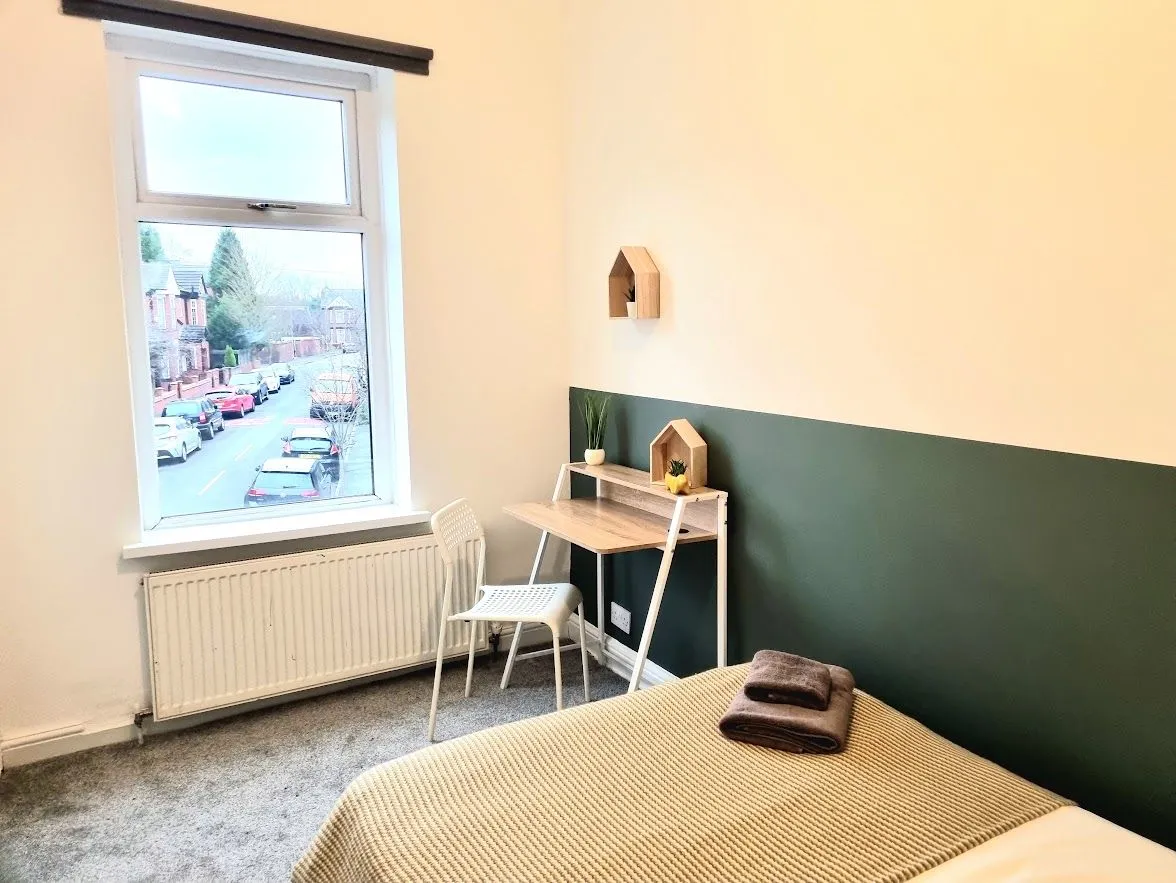Preston Road, Manchester, M19, photo 13