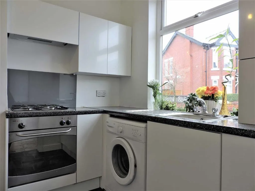 Preston Road, Manchester, M19, photo 6