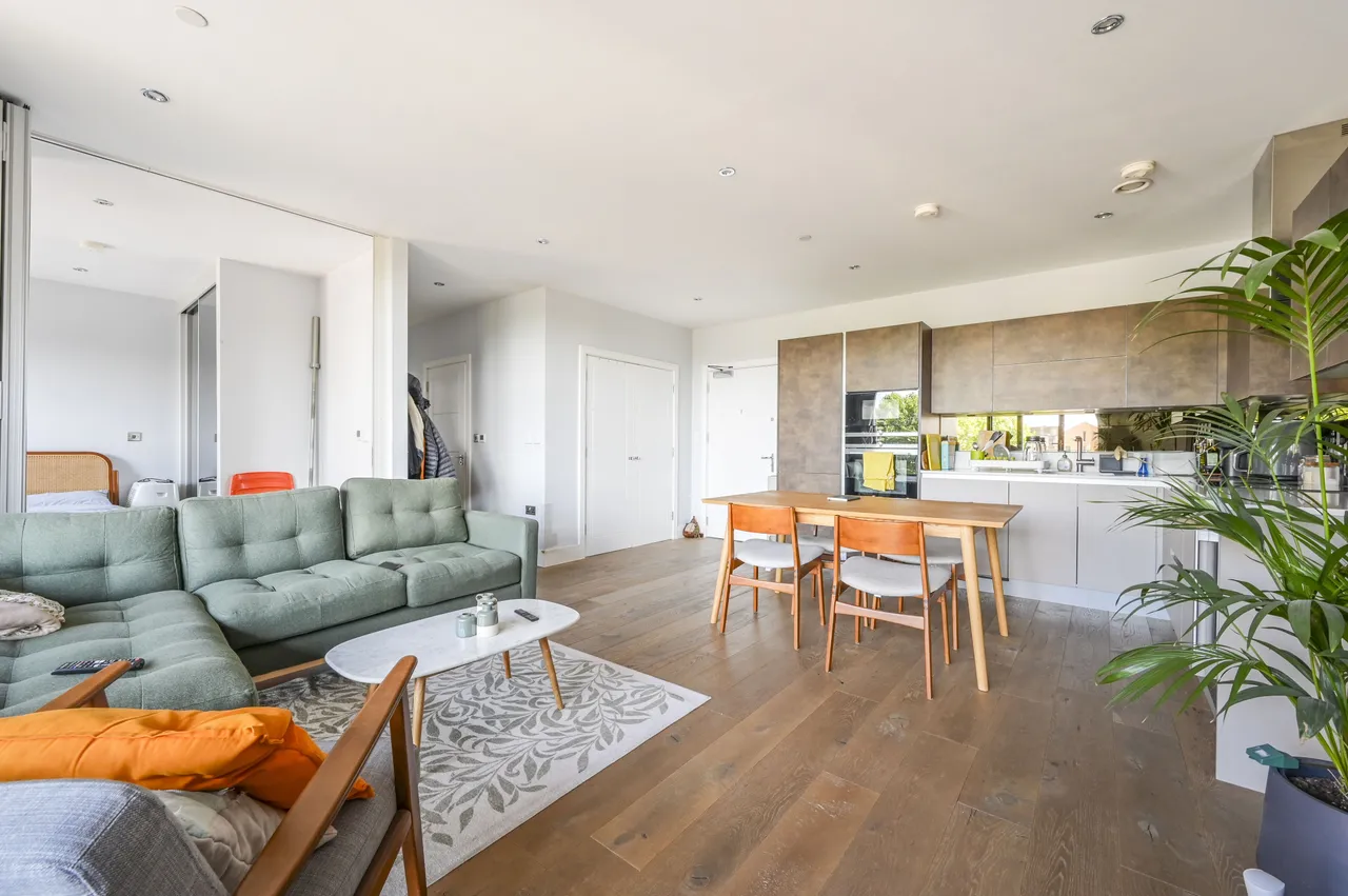 Flat 310, Legacy House 4a, London, photo 9