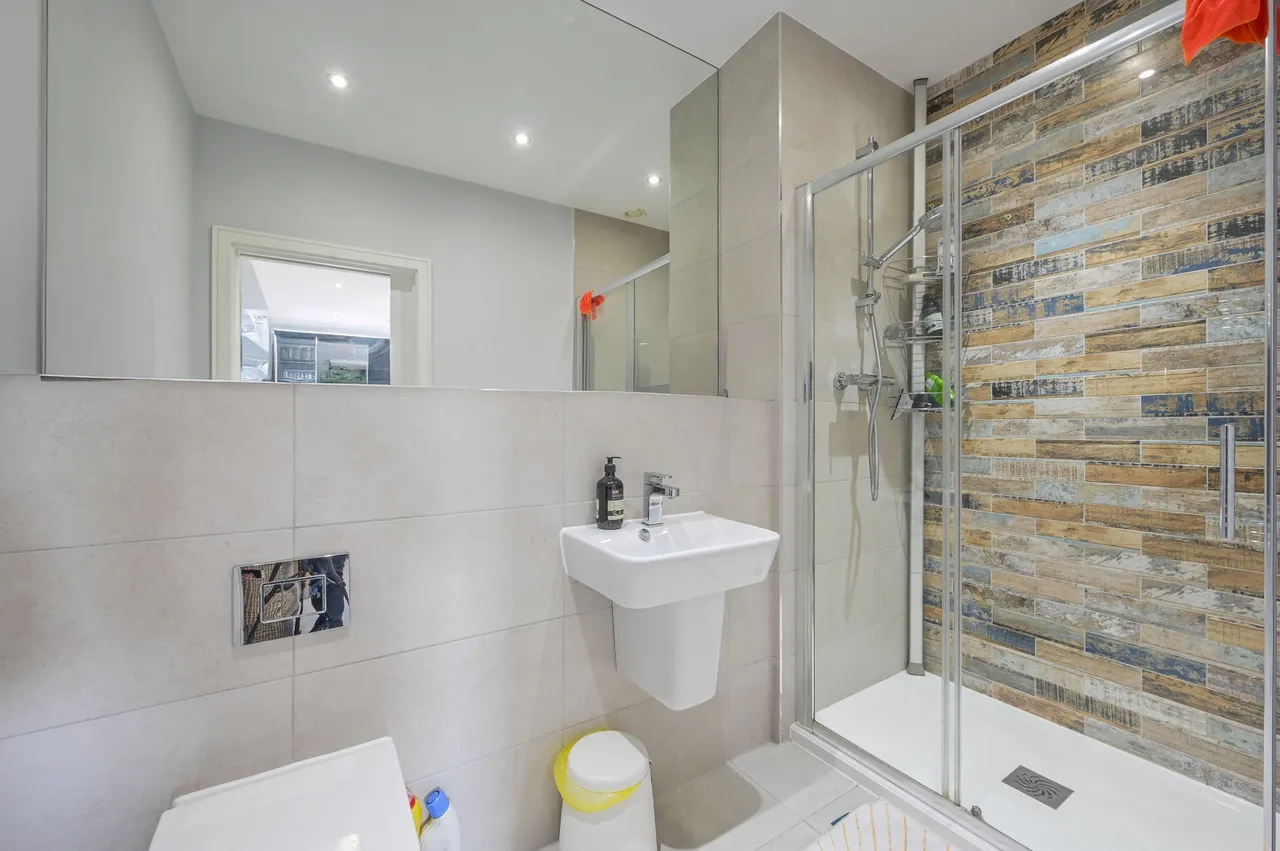 Flat 310, Legacy House 4a, London, photo 12