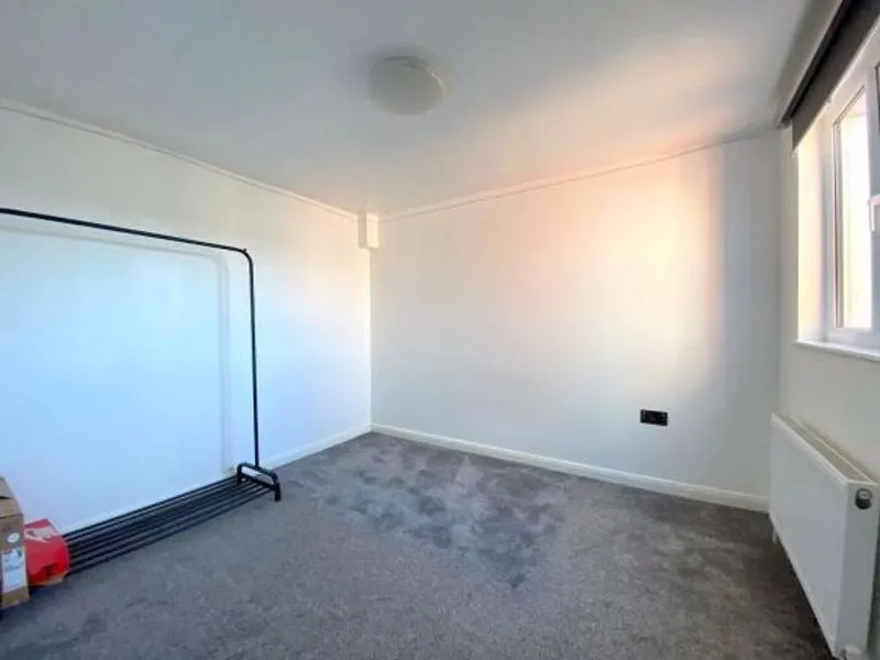 Chatsworth Road, Luton LU4 8AS, photo 9