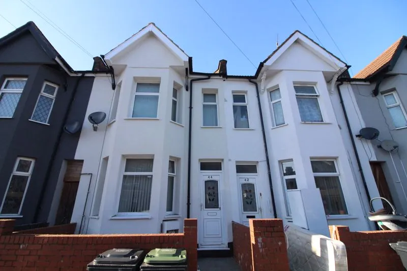 6 bed house for sale — Chatsworth Road, Luton LU4 8AS