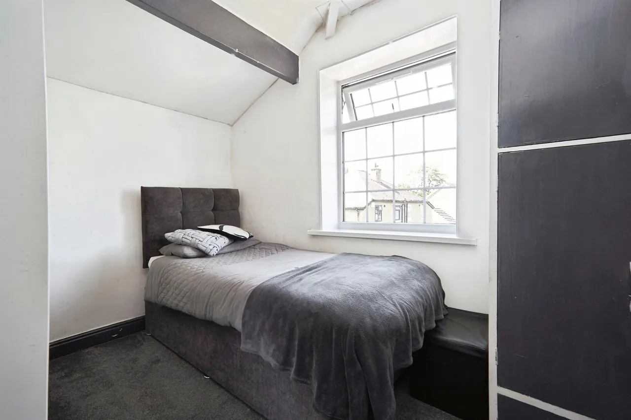 High Park Drive, BRADFORD, photo 9