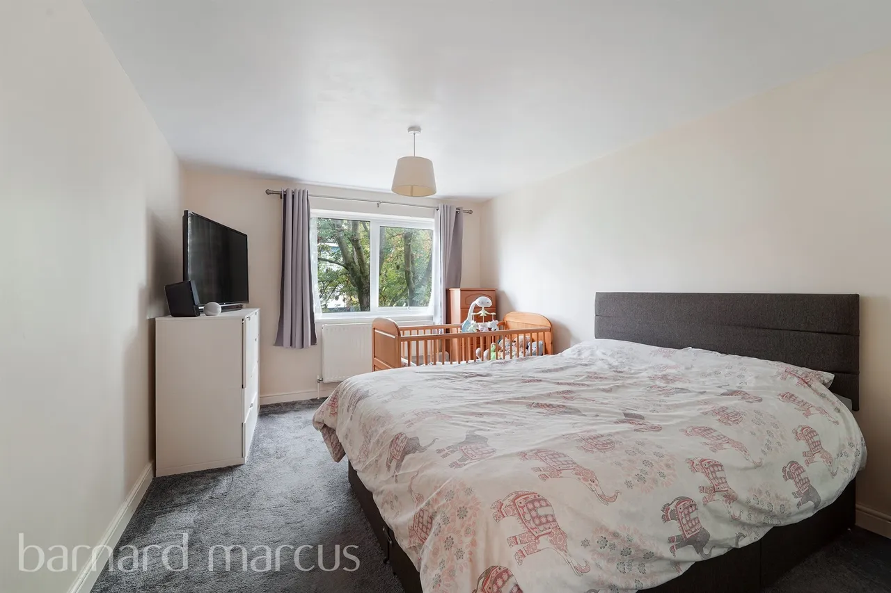 Teddington Close, Epsom, photo 5