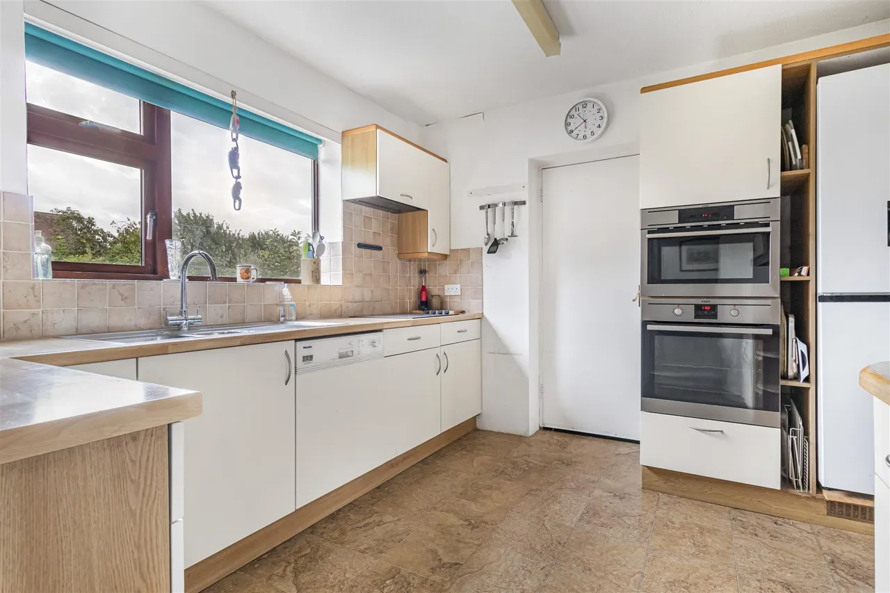 Jacksons Lane, Great Chesterford, CB10, photo 4