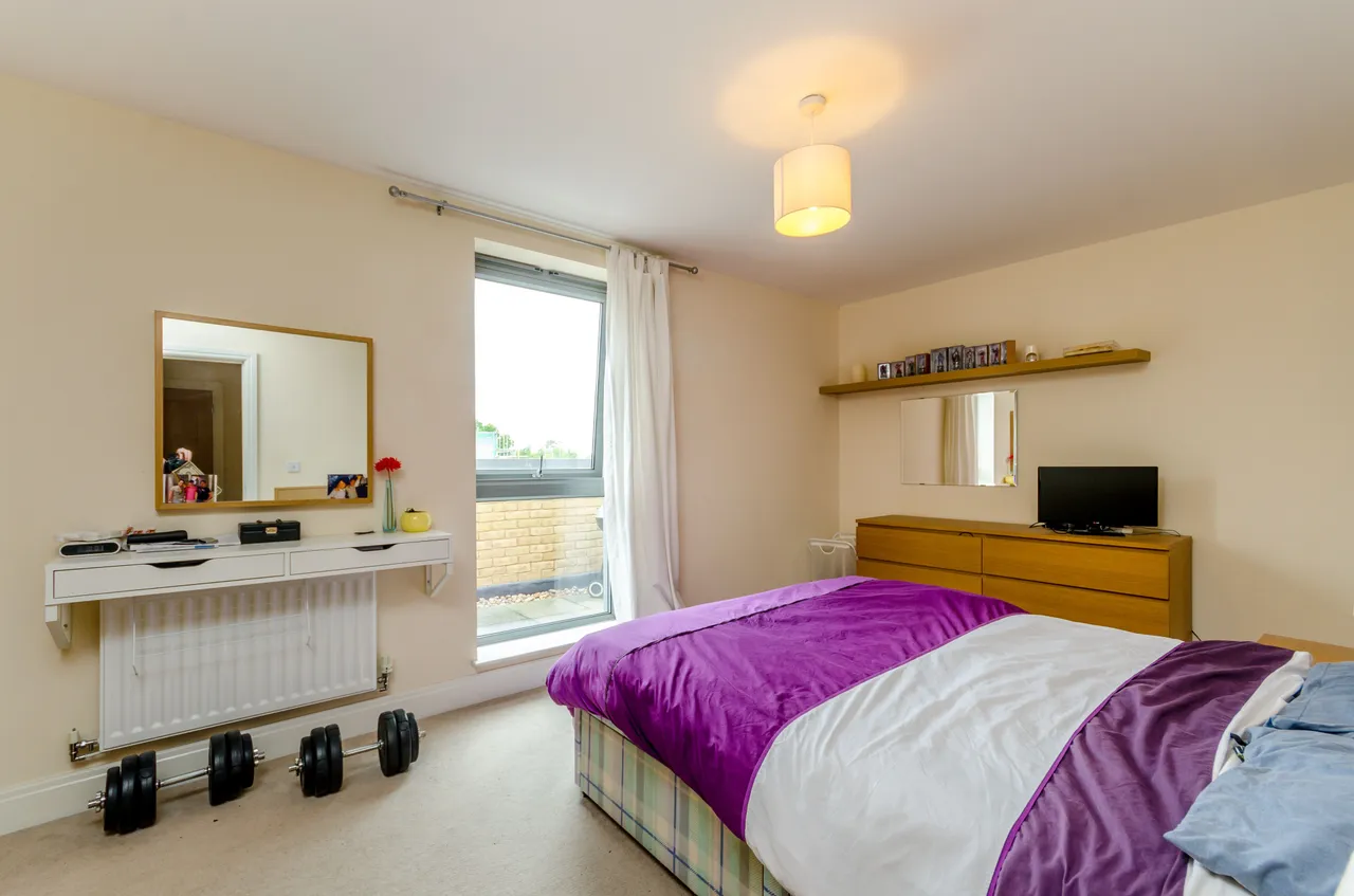 33 Fleming House, St Georges Grove, London, photo 12