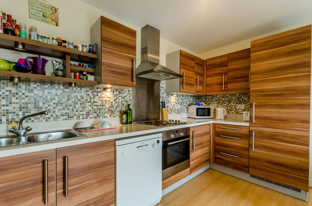 33 Fleming House, St Georges Grove, London, photo 10