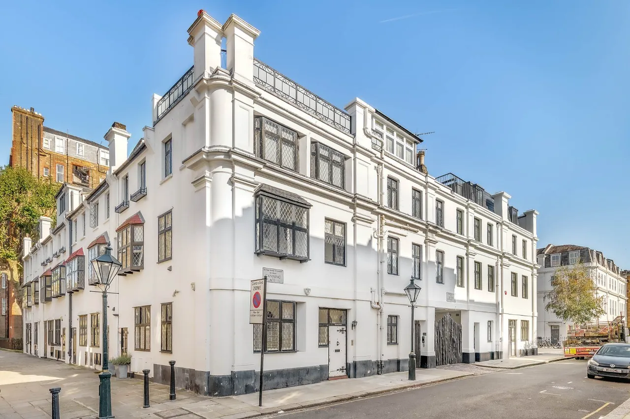 3 bed house for sale — De Vere Cottages, Kensington, London, W8 5AA